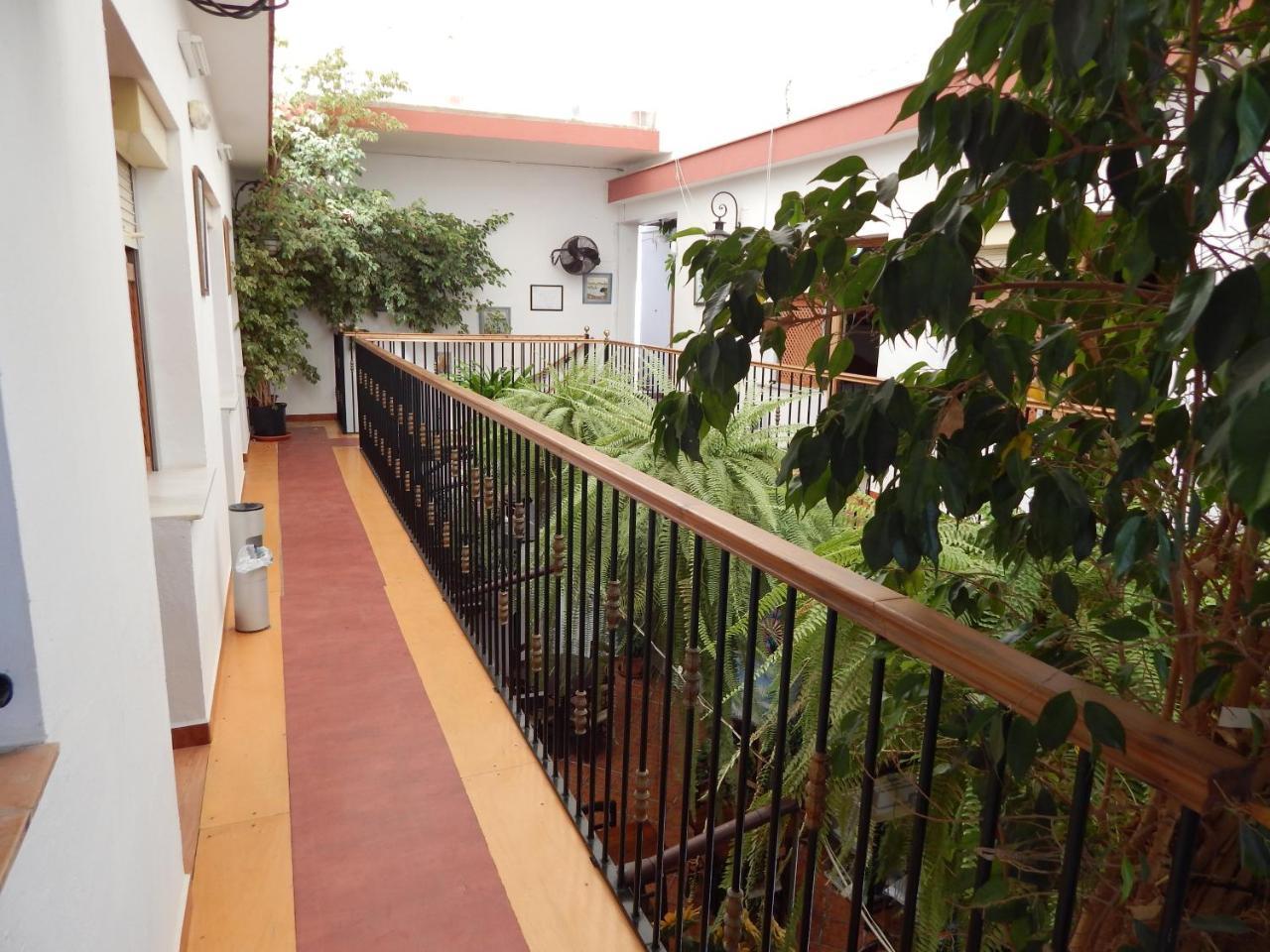 Hostal Cristina Чипиона Екстериор снимка